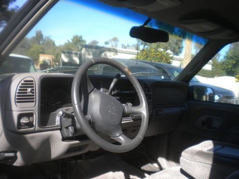 Used 1999 Chevrolet Tahoe 4WD 2-Door w/ Preferred Equipment Group image 10