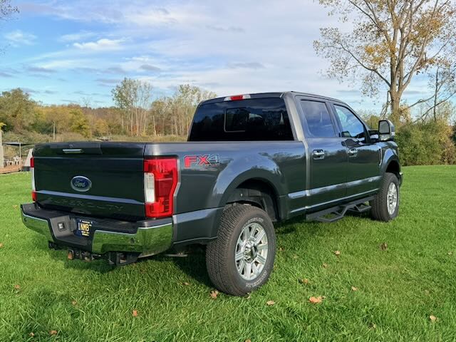 Used 2017 Ford F250 XLT w/ XLT Premium Package AWD/4WD image 4