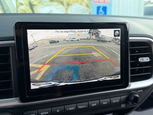 Used 2021 Hyundai Venue SE FWD image 18