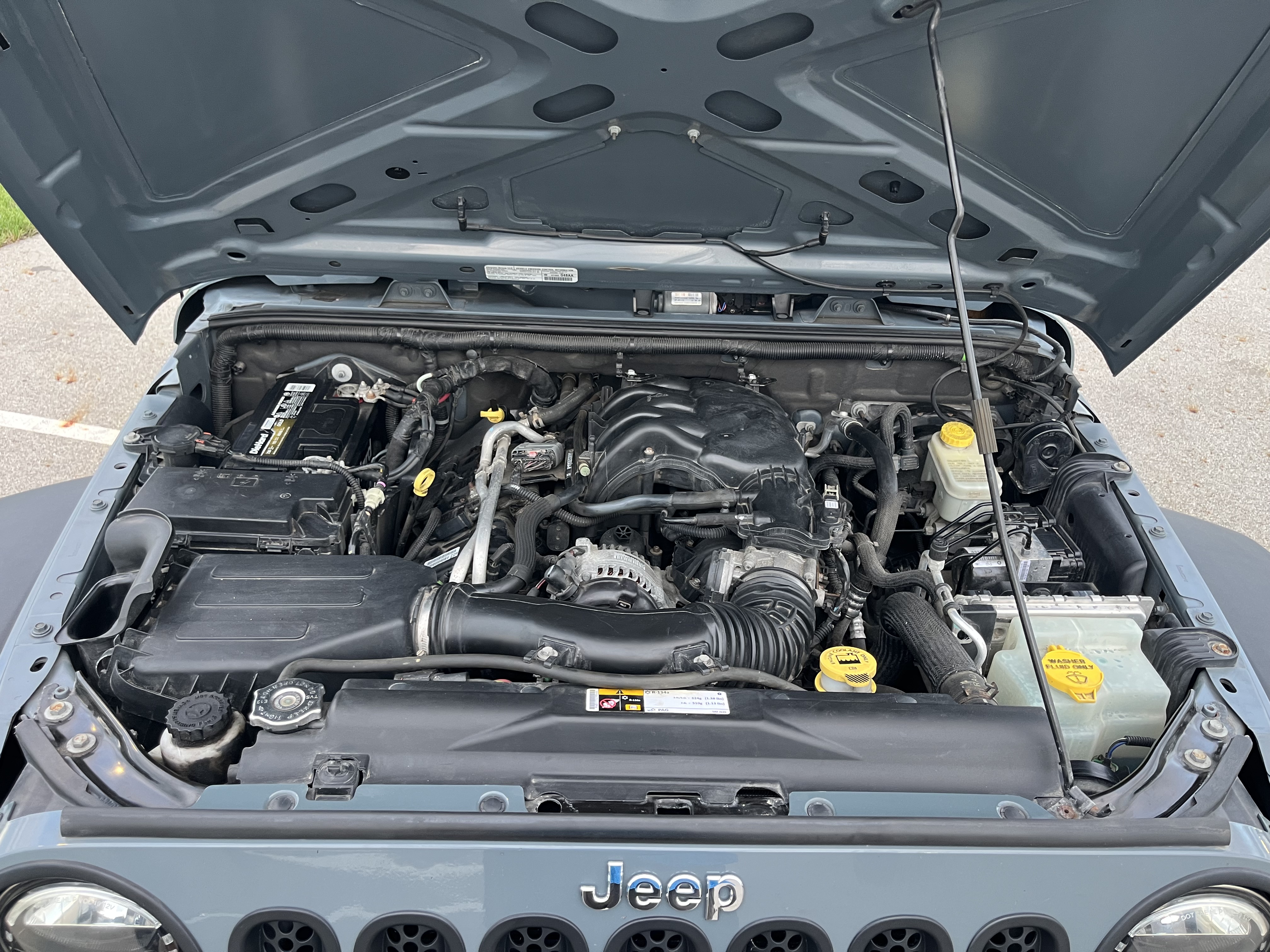 Used 2014 Jeep Wrangler Sport w/ Connectivity Group AWD/4WD image 29