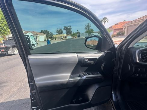 Used 2021 Toyota Tacoma SR5 image 12