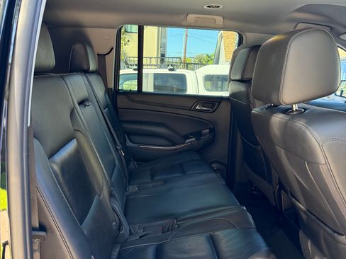 Used 2019 Chevrolet Suburban LT image 11
