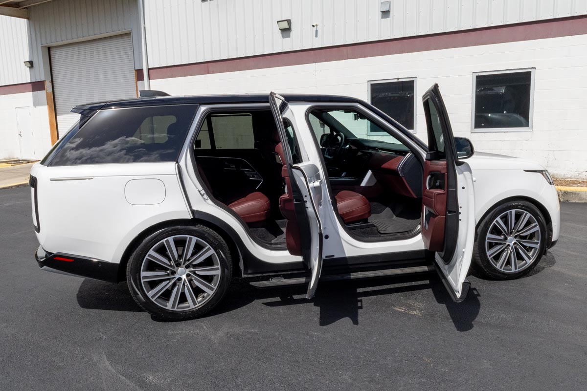 Used 2024 Land Rover Range Rover Autobiography AWD/4WD image 12