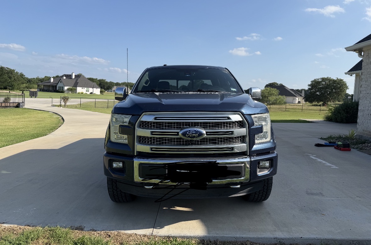 Used 2016 Ford F150 Platinum w/ Equipment Group 701A Luxury AWD/4WD image 4