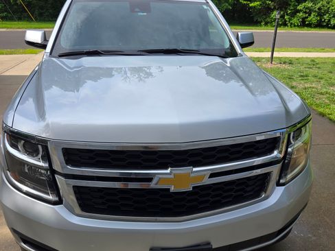 Used 2020 Chevrolet Suburban LT RWD image 10
