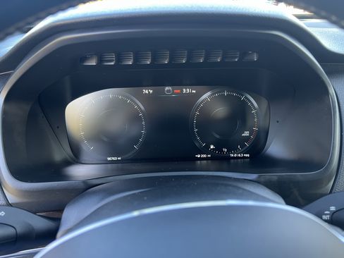 Used 2016 Volvo XC90 T6 Momentum w/ Momentum Plus Package image 12