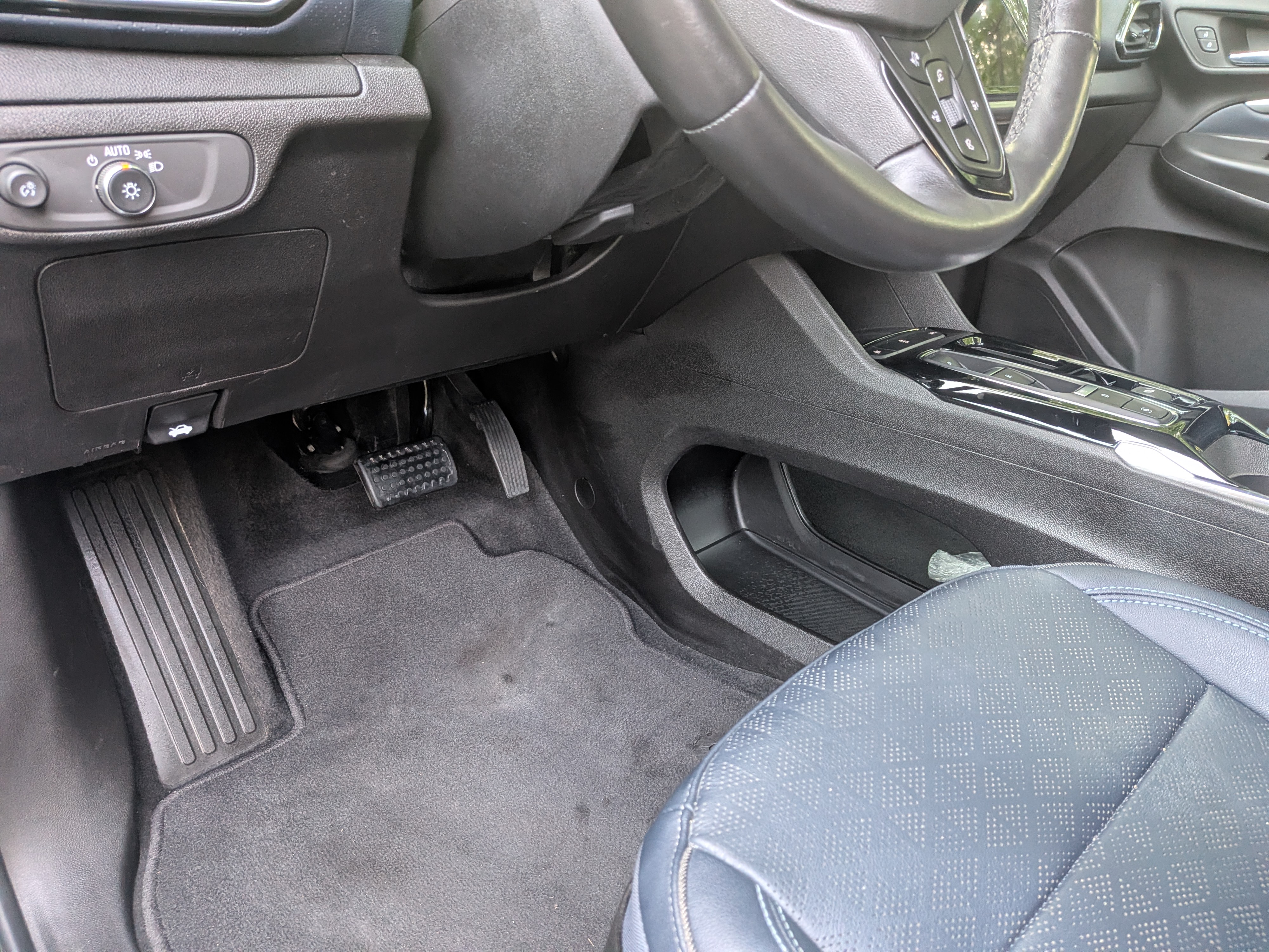 Used 2023 Chevrolet Bolt EUV Premier FWD image 14