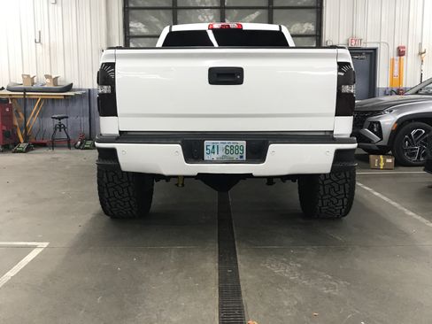 Used 2015 GMC Sierra 2500 Denali w/ Snow Plow Prep Package image 4