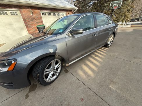 Used 2014 Volkswagen Passat 1.8T SE image 11