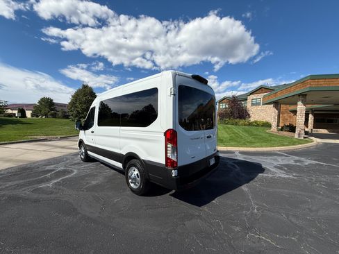 Used 2020 Ford Transit 150 XLT image 4