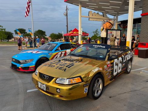 Used 2000 Ford Mustang GT image 16