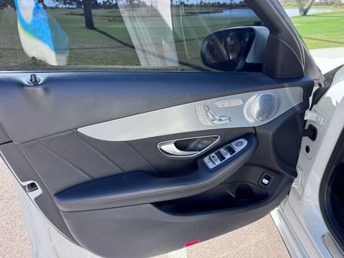 Used 2018 Mercedes-Benz C 300 Sedan image 11