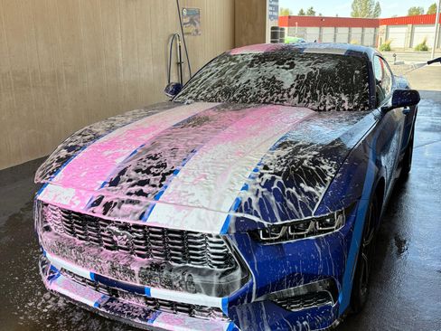 Used 2024 Ford Mustang Coupe image 8