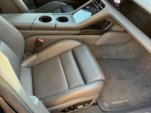 Used 2020 Porsche Taycan 4S image 16