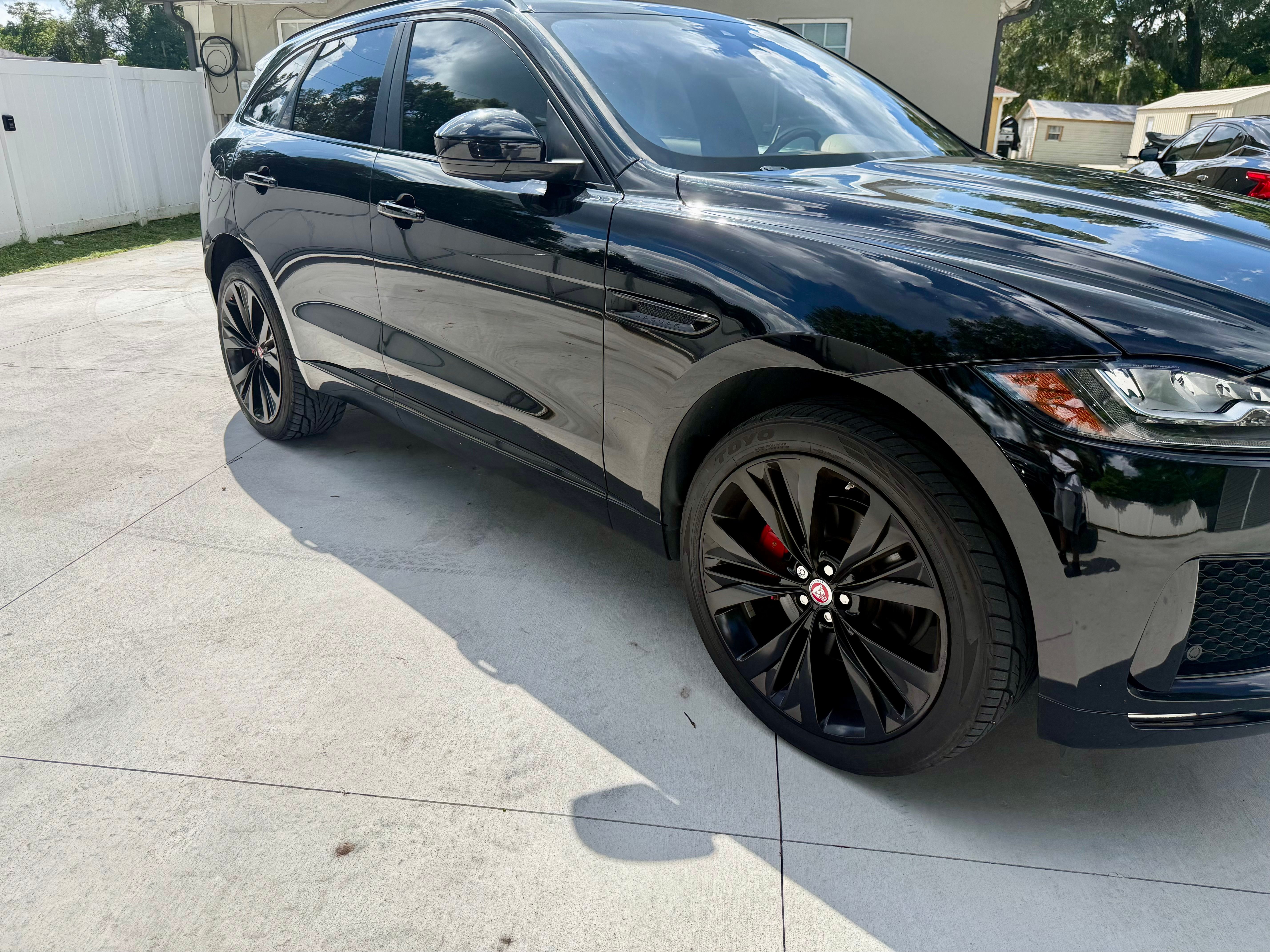 Used 2017 Jaguar F-PACE S AWD/4WD image 2
