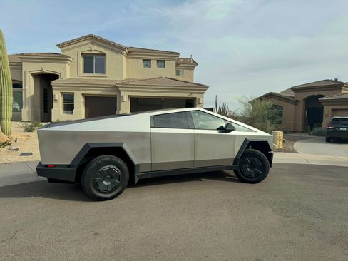 Used 2025 Tesla Cybertruck Cyberbeast image 9