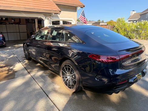 Used 2025 Mercedes-Benz EQS 450+ 4MATIC Sedan image 9