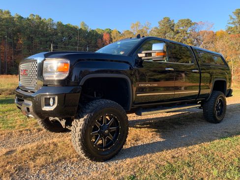 Used 2015 GMC Sierra 2500 Denali w/ Duramax Plus Package image 24