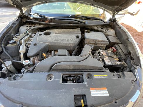 Used 2016 Nissan Altima 2.5 S w/ Power Driver Seat Package image 5