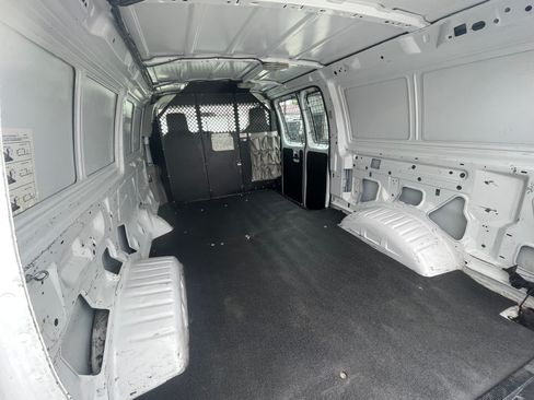 Used 2010 Ford E-250 and Econoline 250 image 14