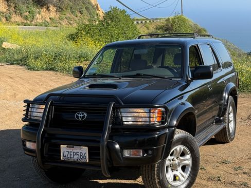 Used 2002 Toyota 4Runner SR5 image 2