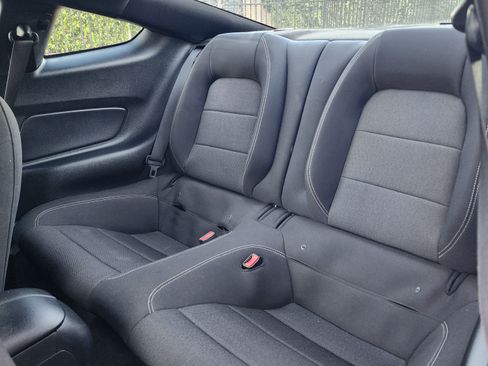 Used 2015 Ford Mustang Coupe image 8