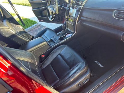 Used 2016 Toyota Camry XLE image 6