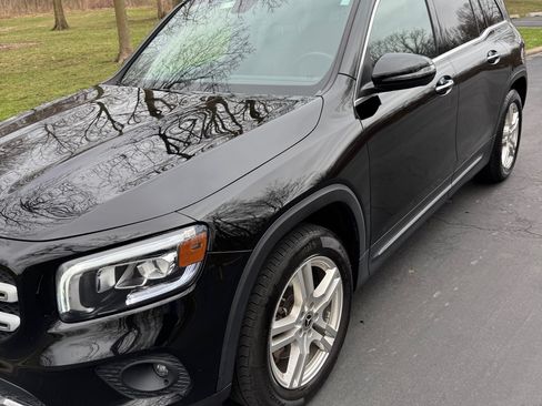 Used 2021 Mercedes-Benz GLB 250 4MATIC image 2