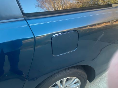 Used 2011 Toyota Sienna XLE image 6