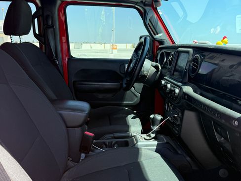 Used 2021 Jeep Wrangler Unlimited Sport AWD/4WD image 9