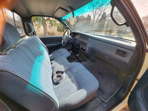 Used 1994 Toyota T100 DX image 11