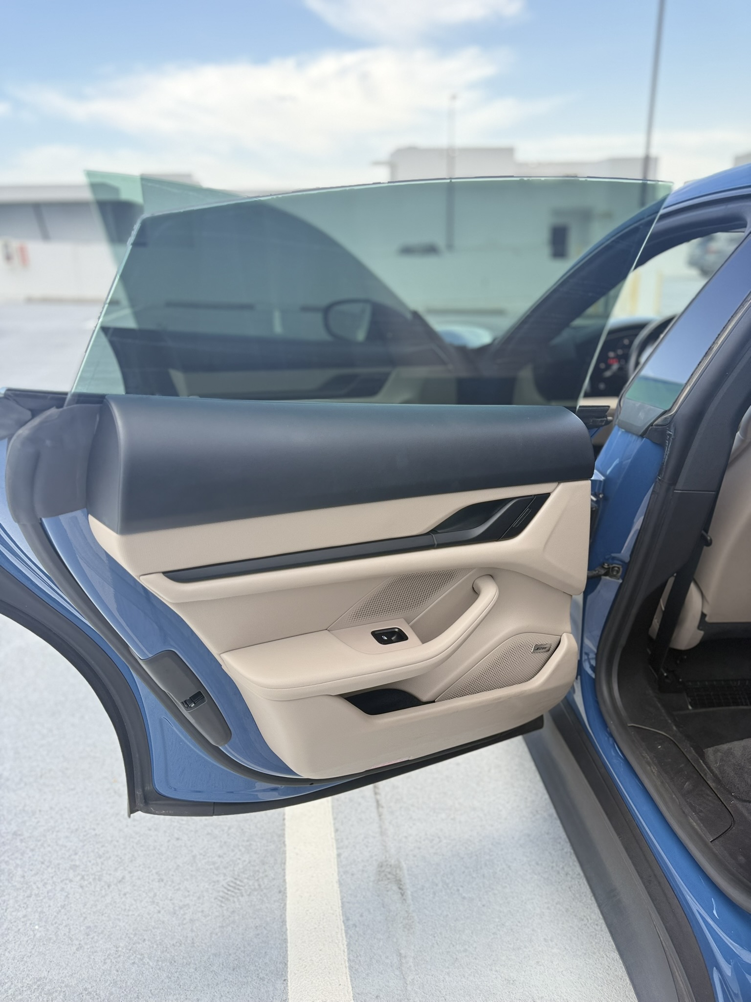 Used 2022 Porsche Taycan RWD image 19