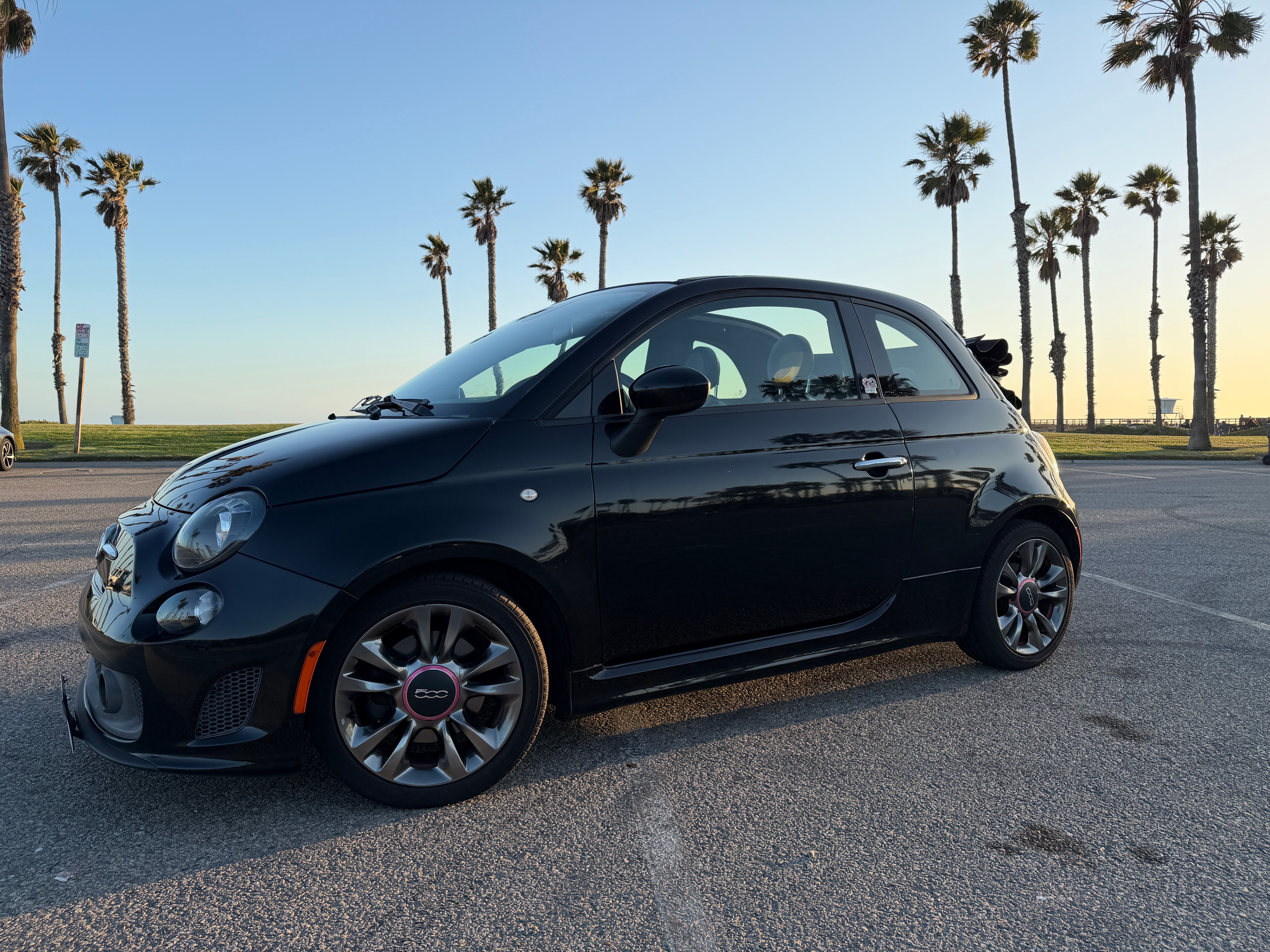 Used 2014 FIAT 500 GQ Edition w/ Comfort/Convenience Group FWD image 1