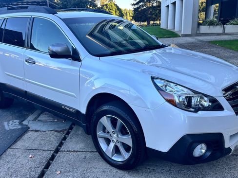 Used 2013 Subaru Outback 2.5i Limited image 9