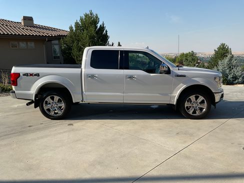 Used 2018 Ford F150 Lariat w/ Equipment Group 502A Luxury AWD/4WD image 4
