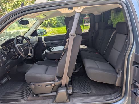 Used 2010 Chevrolet Silverado 1500 LT AWD/4WD image 9