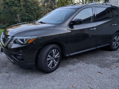 Used 2017 Nissan Pathfinder SV