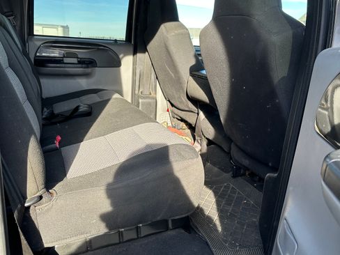Used 2003 Ford F250 XLT image 11