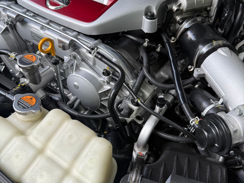 Used 2021 Nissan GT-R Premium AWD/4WD image 12
