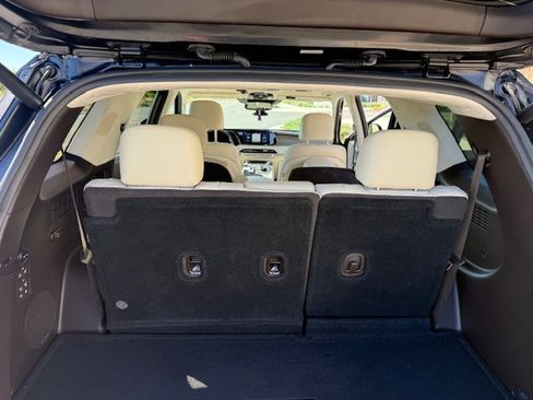 Used 2021 Hyundai Palisade Calligraphy w/ Cargo Package image 17