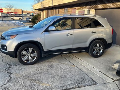 Used 2012 Kia Sorento EX w/ EX V6 Premium Pkg image 4