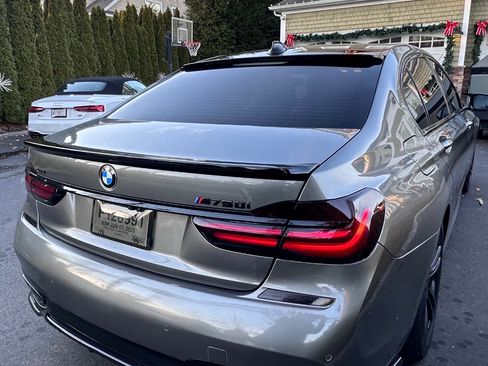 Used 2016 BMW 750i xDrive image 2