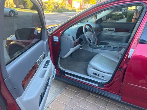 Used 2005 Lincoln LS image 9