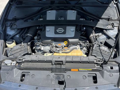 Used 2016 Nissan 370Z Coupe RWD image 16
