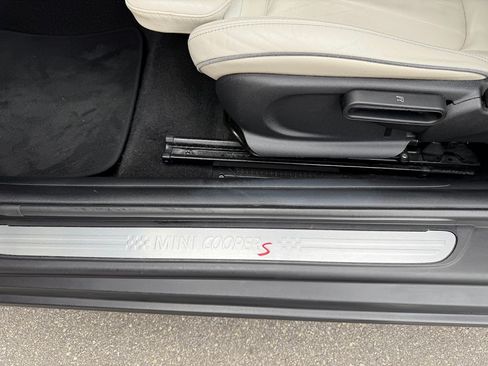 Used 2017 MINI Cooper S image 4