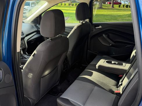 Used 2017 Ford Escape SE w/ Equipment Group 201A AWD/4WD image 14