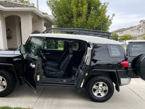 Used 2009 Toyota FJ Cruiser 4WD w/ Convenience Pkg image 10