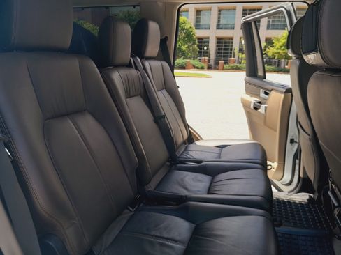 Used 2013 Land Rover LR4 HSE LUX image 6