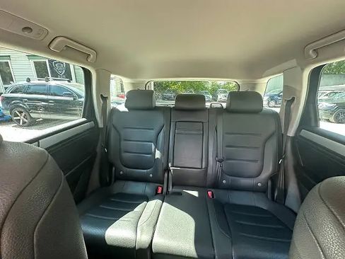 Used 2012 Volkswagen Touareg Sport AWD/4WD image 10