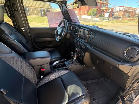 Used 2021 Jeep Wrangler Unlimited Sahara image 15